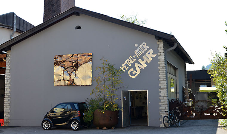 Werkstatt-Fassade des Atelier Gahr
